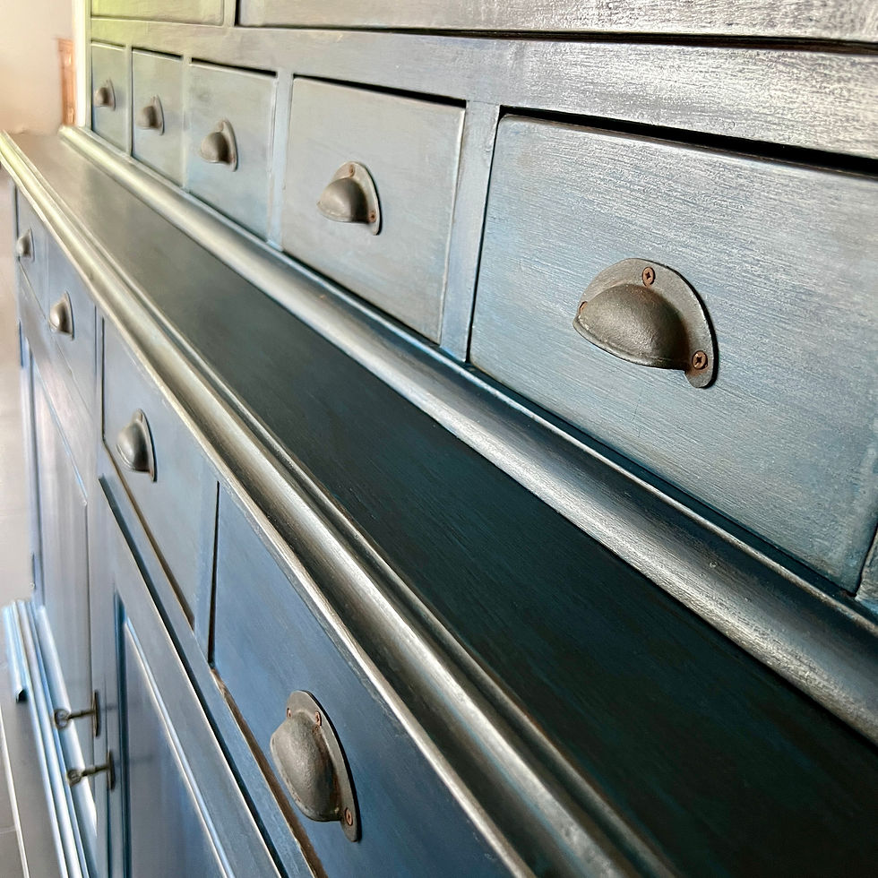 Relooking/grande verrière/peintures naturelles/effet vieilli/bleu/ciré