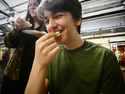 Chelsea Market & The Highline Food and Culture Walking Tour By Foods of NY Tours