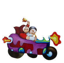 Voiture décapotable avec des amoureux par Loubat