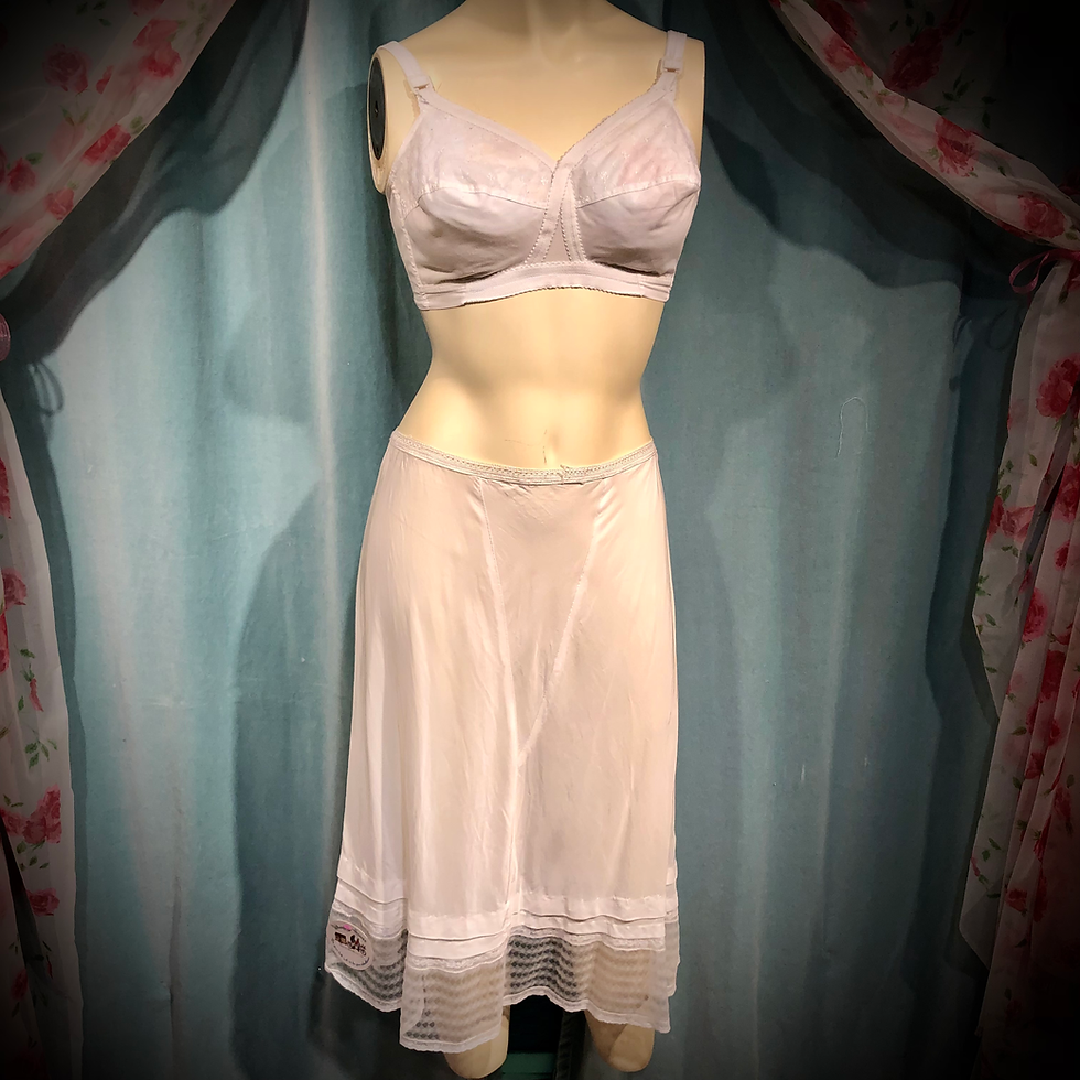 Thumbnail: Horizontal Pleated Hem Half Slip