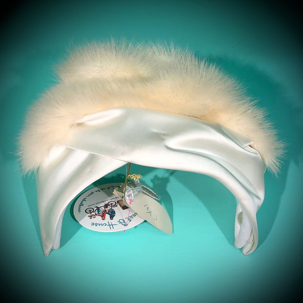 Thumbnail: White Satin & Fur Fascinator