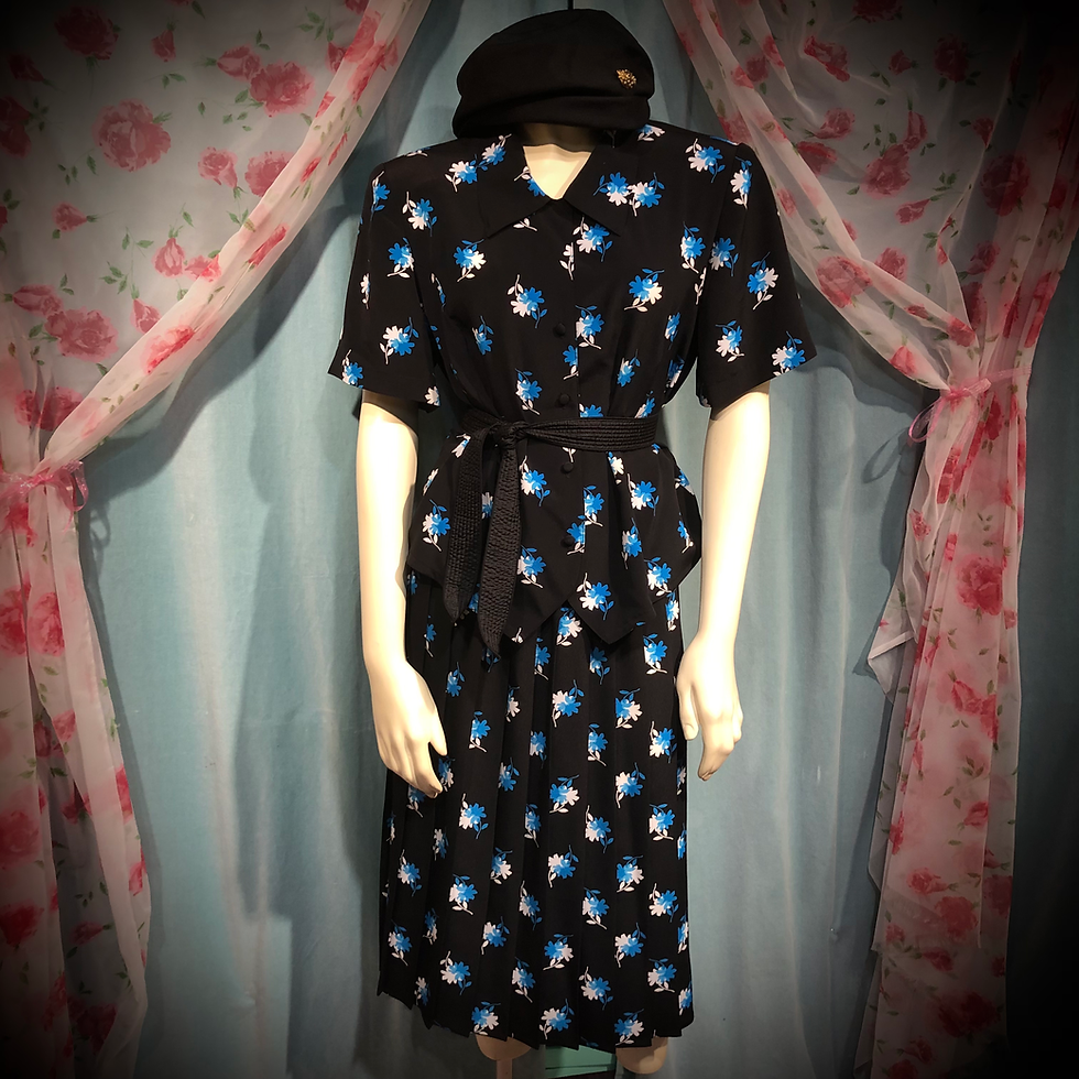 Thumbnail: Black 3 Piece Set in Blue Florals