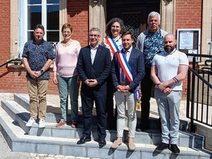 Un bel échange en mairie de Sacy-le-Grand