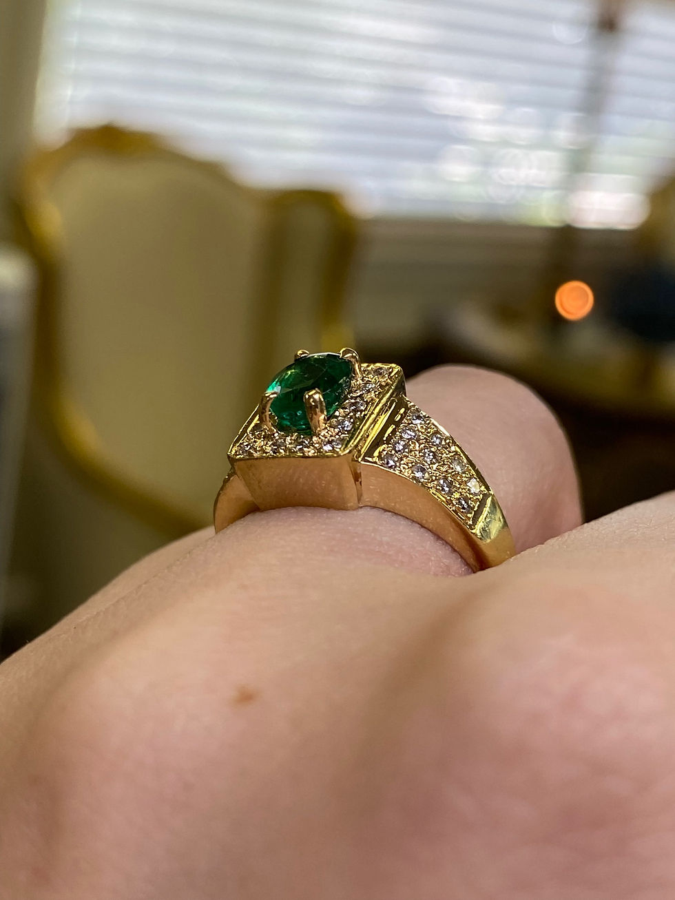 Thumbnail: Emerald & Diamond Gold Ring
