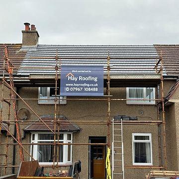 hays sign on scaffolding