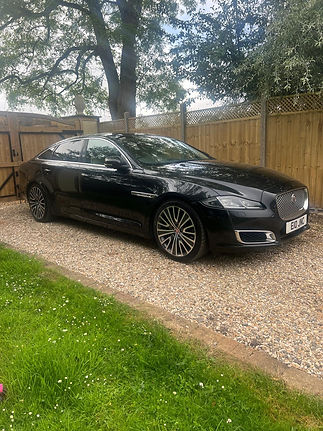 A picture of a black car