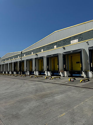 Loading bay with air curtains