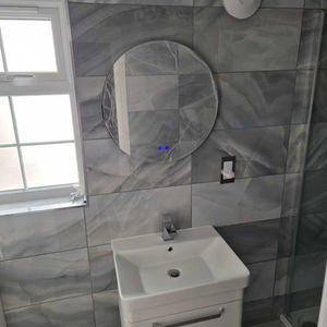 Grey marble bathroom tiles 