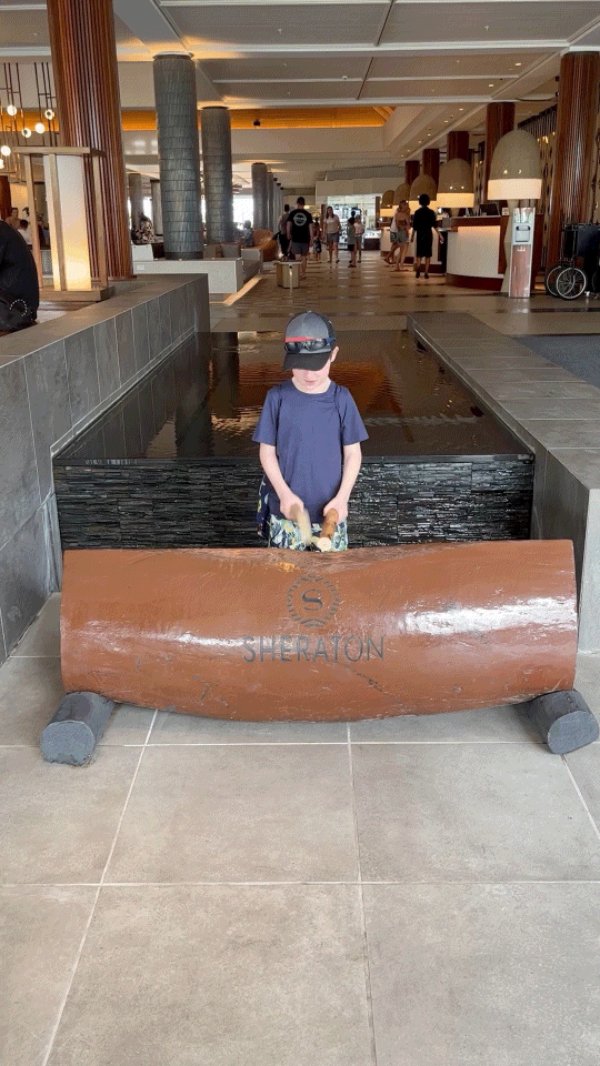 Sheraton Fiji Golf & Beach Resort lobby