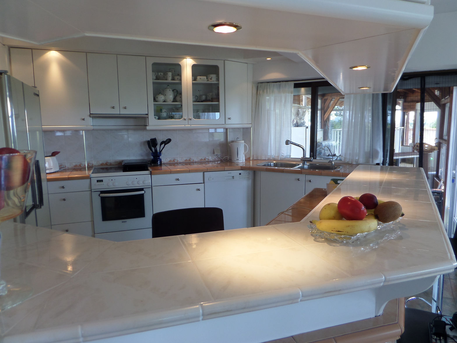 With a meticulous kitchen design, you will enjoy the convenience the central location of the Villa offers you, with its charming view of Mt OLYMPUS, the PIERIA RANGE, the city of Katerini and many communities. Large counters and high bar surfaces with professionally designed cabinets, will provide you with all your needs, amenities as well as hidden lighting and multiple electrical supply.