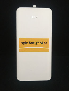 Chargeur externe avec câble intégré avec triple sortie + 2ème sortie USB (impression quadri UV)