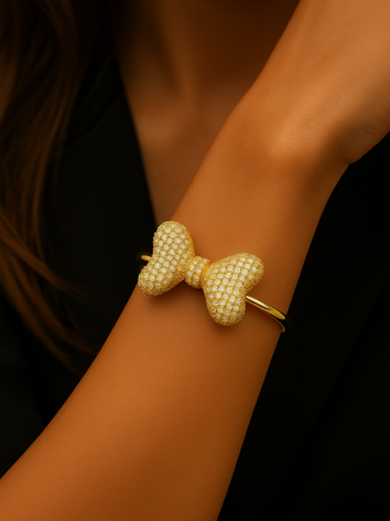 Statement diamond and 18K gold pieces for the woman who walks into a room and owns it. Shop cocktail jewelry in Hong Kong.