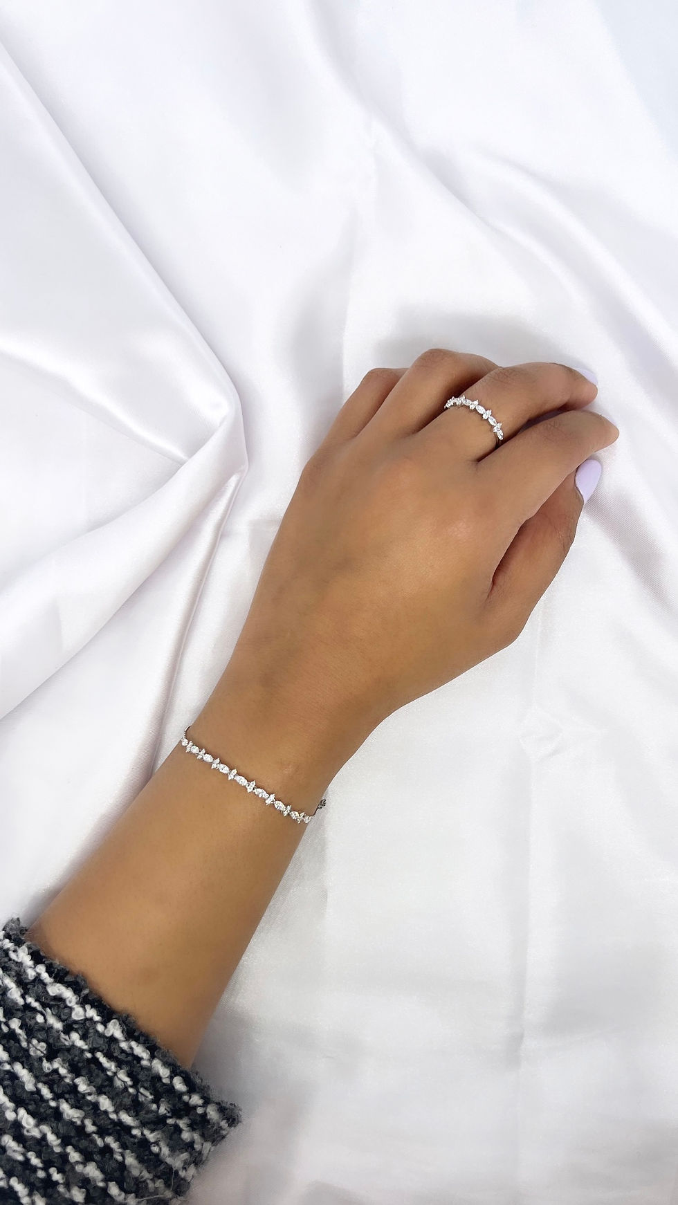 Thumbnail: Marquise and Round Natural Diamond Bracelet Innaya Jewelry by Himani Shah - Hong Kong jewellery shop