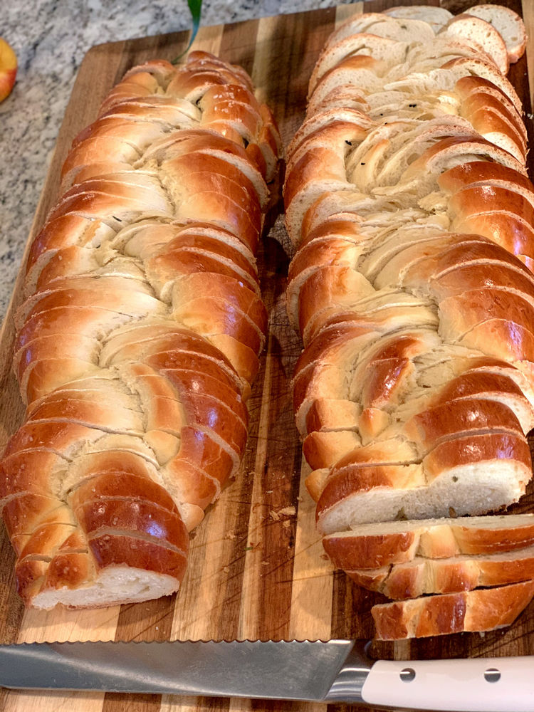FENNEL SEED AND KALONJI (CARAWAY) CHALLAH BREADhttps//static.wixstatic