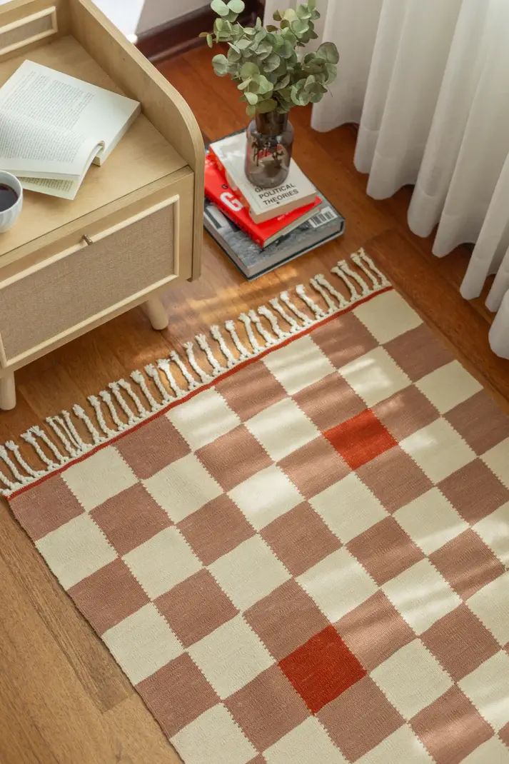 Thumbnail: Poppy Kilim - Figure