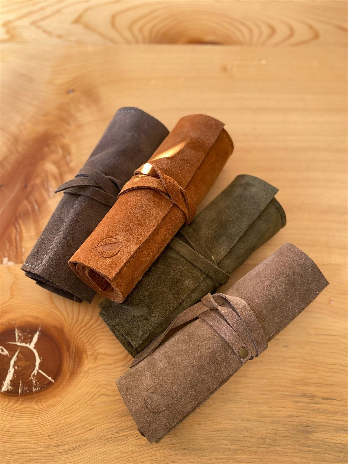 SÜET DERİ RULO KALEMLİK - TABA