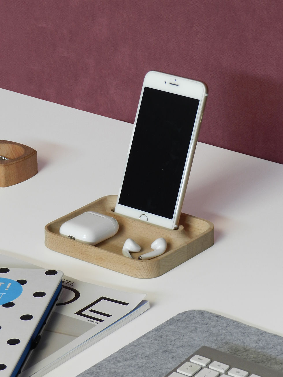 Thumbnail: Ahşap Masa Üstü Telefon Standı Ve Masa Düzenleyici
