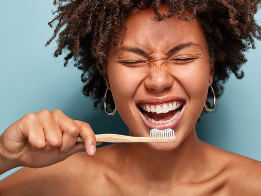 Conheça 7 mitos sobre higiene bucal.