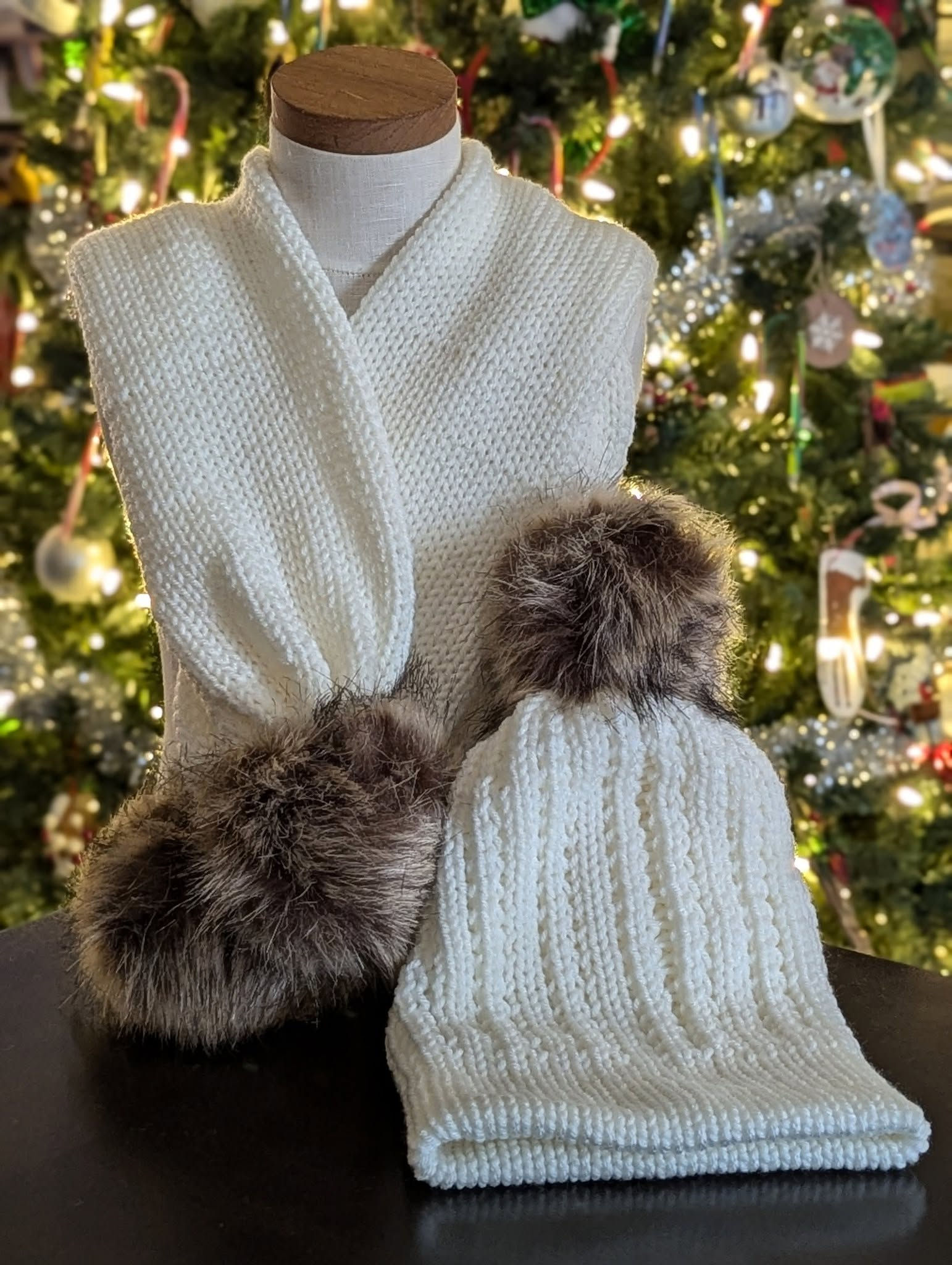 Scarf & Hat Pom Set