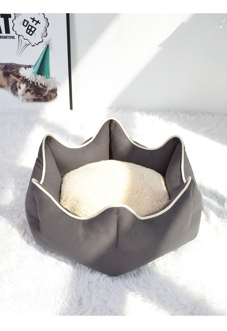 Thumbnail: Washable Crown Pet Bed