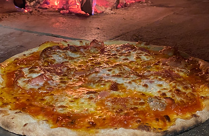 Red Dog On Main, American Family Dining Restaurant, Microbrew, Taproom, Brick Oven Pizza Wood, Fired Food, Dine-In Take-Out Food