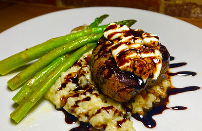 Red Dog On Main, American Family Dining Restaurant, Microbrew, Taproom, Brick Oven Pizza Wood, Fired Food, Dine-In Take-Out Food