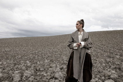 Fashion-foto-video-route-production-crete-chianti-tuscany163.jpeg