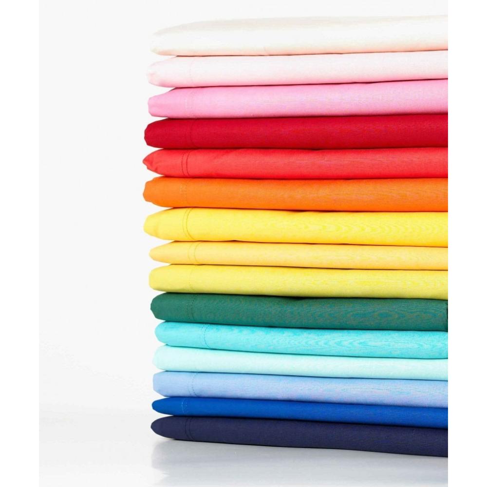 organização camisetas em prateleiras