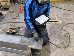 柱パーツ、組立中！