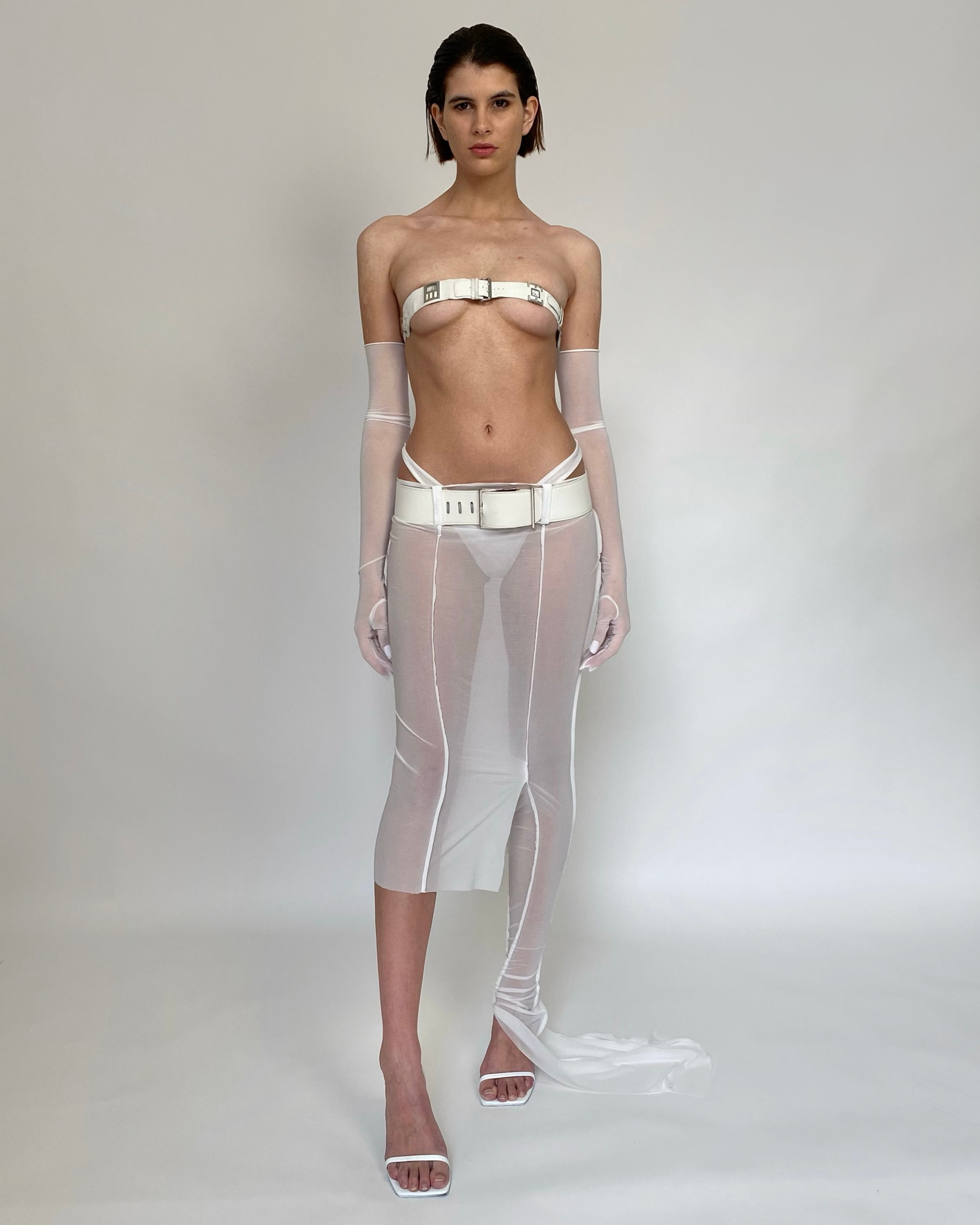 White Asymmetric skirt without  belt