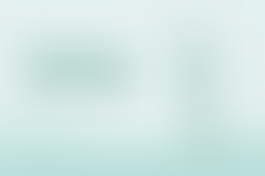 Ilustración minimalista en tonos turquesa sobre ciática: silueta simple de pierna con marca de dolor y texto “Ciática”.