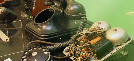 szétszerelt CB 35-ös távbeszélő készülék