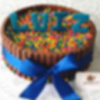 Bolo Kitkat com Confete Azul