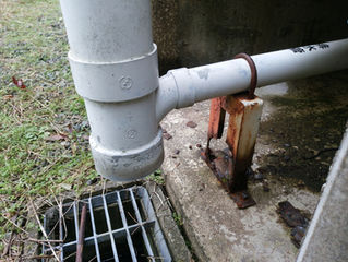 貯水槽(受水槽) 配管架台修理