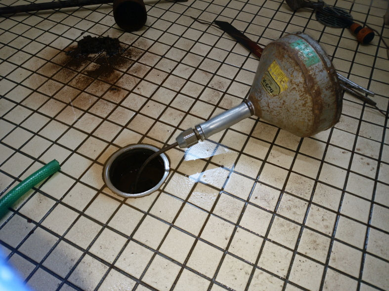 土間床排水管つまり修理