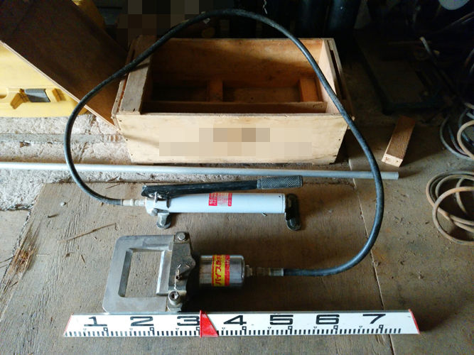 パイプ断水器(圧着器)