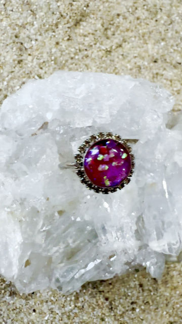 Thumbnail: Crimson Crystal Ring