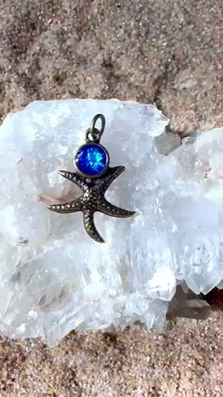Thumbnail: Sapphire Starfish Necklace 