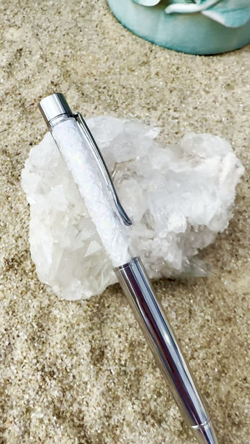 Thumbnail: Silver Pearl Pen