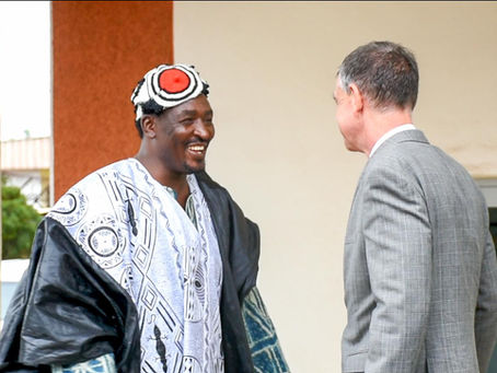 « Visite de courtoisie du Prince de Bangoua à l’Ambassadeur d’Allemagne : un pas de plus vers la coopération culturelle »