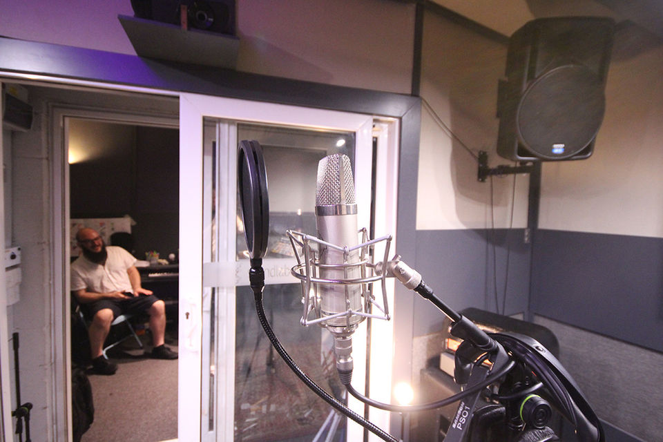 Sontronics-Aria-Vocal-Condenser-Microphone-Soundlab-Studios-Loughton-Essex.JPG.jpg