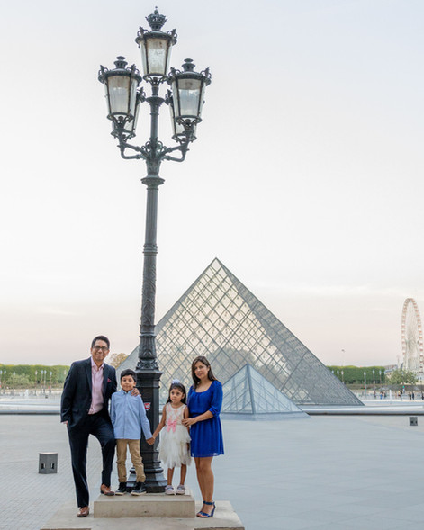 Family Photoshoot in Paris