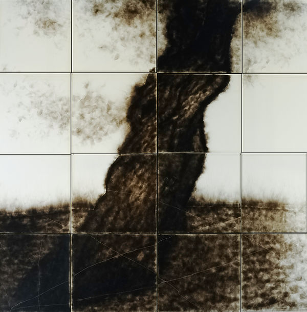 Sans titre, 2016 - Noir de fumée sur papier - 16 panneaux - H180 x 177 cm
