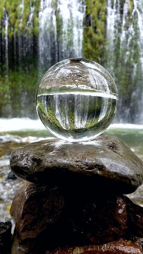 Crystal ball yoran hensel