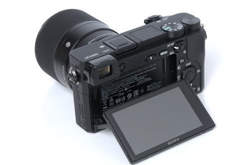 Sony α6300(ILCE-6300) Sigma 30/1.4DC DN Contemporary 付き Sony α6300(ILCE-6300) Sigma 30/1.4DC DN Contemporary 付き