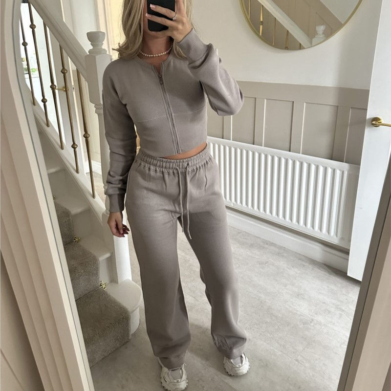 Thumbnail: Women's Casual Sports Two-piece Set Autumn And Winter New Fashion Long-sleeved Z