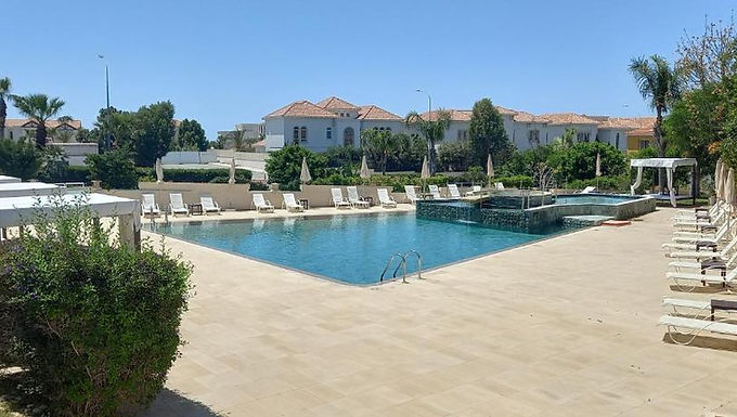 Relaxed environment with strong wellness focus.
Football facilities:
Training pitches available nearby (bus transfer required)
Additional facilities:
Indoor & outdoor pools
Spa (sauna, hammam, jacuzzi, massage)
Fitness center
Beach access – 200m walking