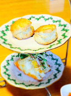 スコーンとサンドウイッチ