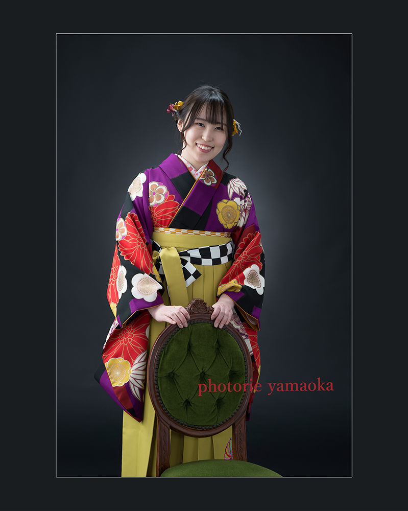 卒業写真を袴姿で