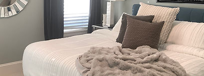 king bed in king deluxe room